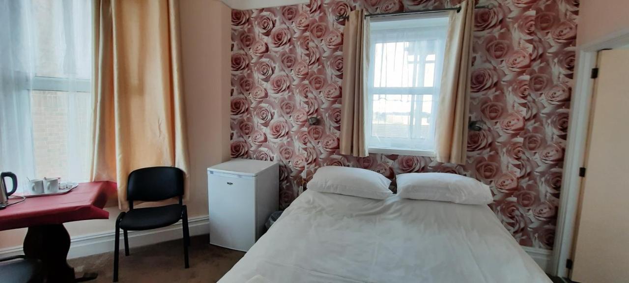 Dolphins Hotel Борнмут Экстерьер фото